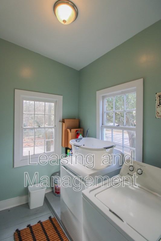 52 Chapel St #B - Photo 7 of 11