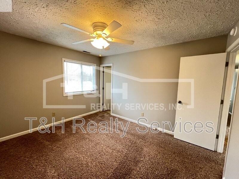 1527 Stacy Lynn Dr - Photo 7 of 12