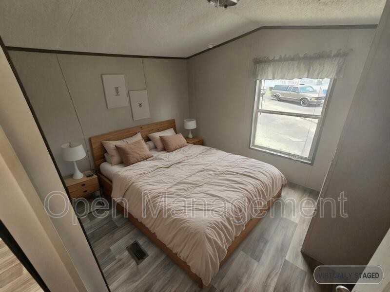 3514 Blue Park Ln - Photo 3 of 16