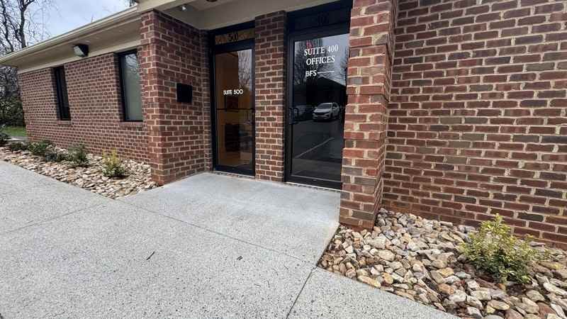 3712 Old Forest Rd - Photo 3 of 7