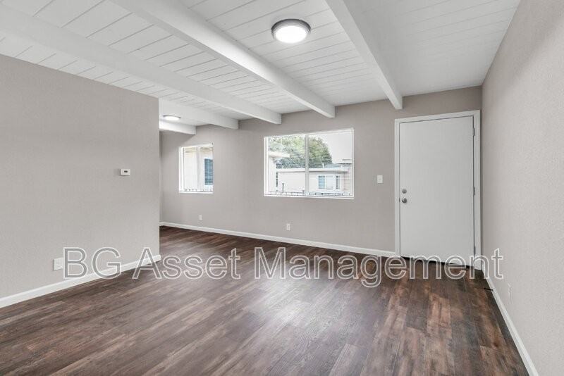 138 Marina Way - Photo 2 of 17