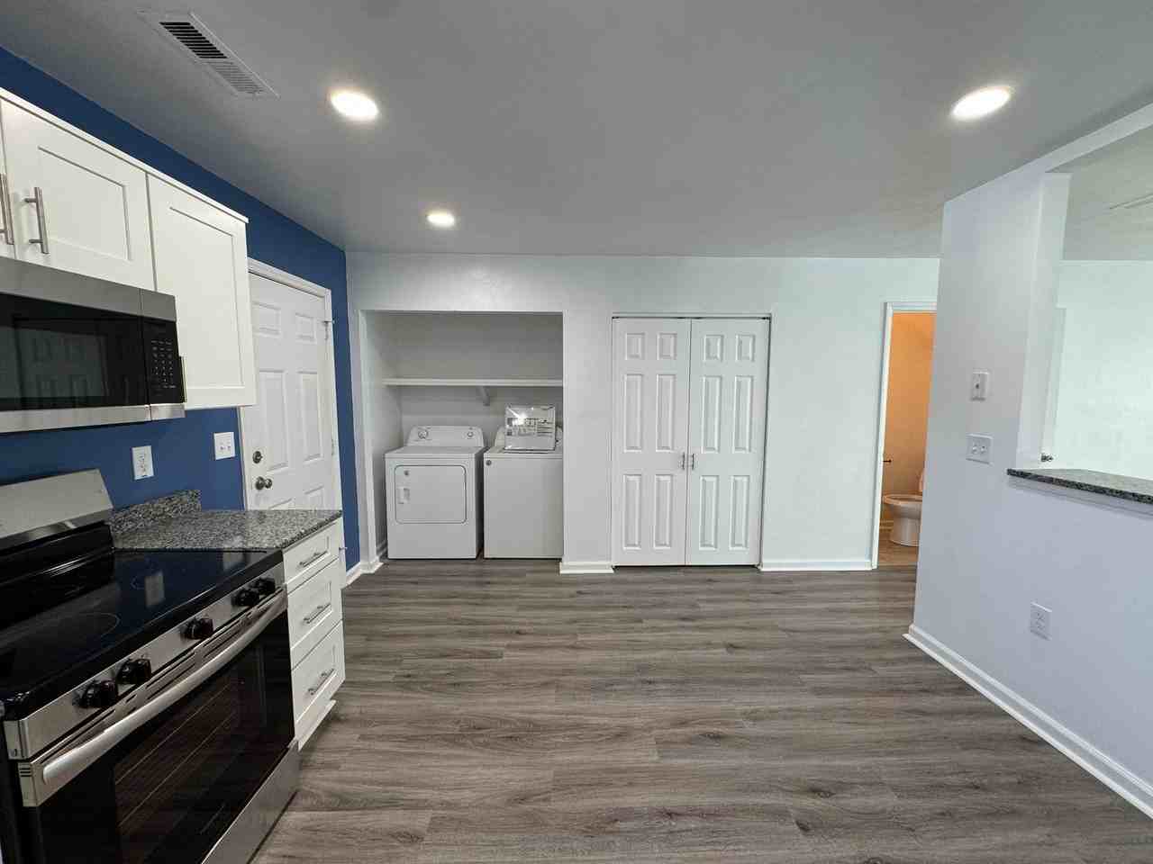 1402 Christine Ct - Photo 5 of 21