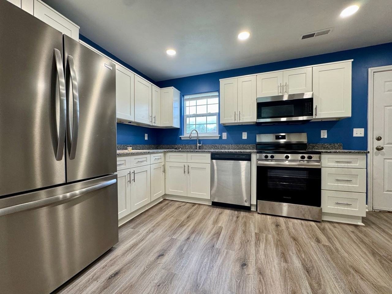 1402 Christine Ct - Photo 6 of 21