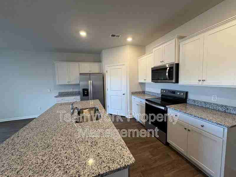 3048 Dalmore Dr - Photo 2 of 14