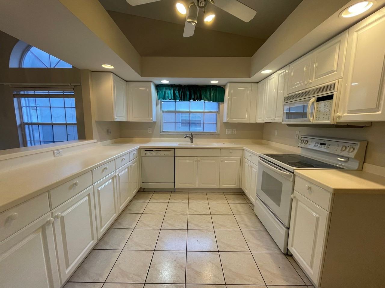 239 Melrose Pl - Photo 2 of 22