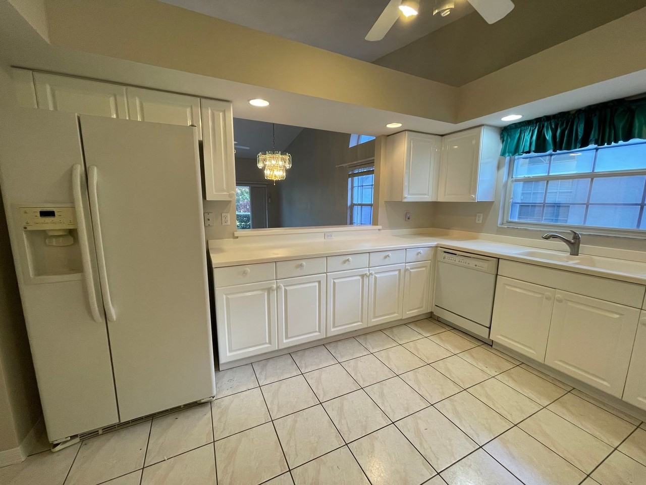 239 Melrose Pl - Photo 6 of 22