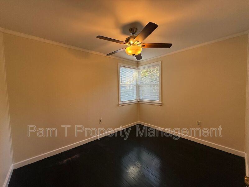 2126 Clars Ave - Photo 3 of 12