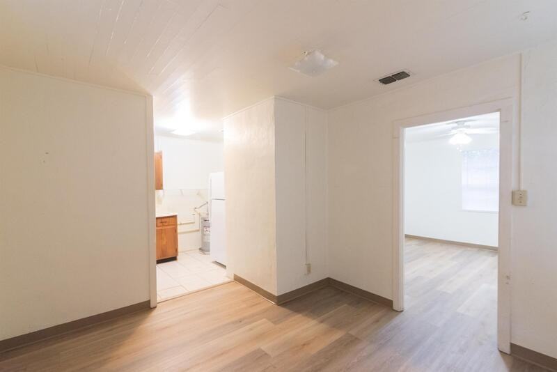 2040 Hollywood Dr - Photo 3 of 18