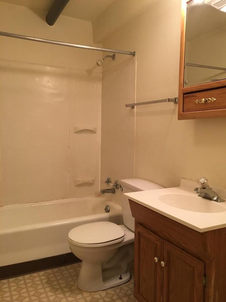 Stratford Apartments - Photo 4 of 11