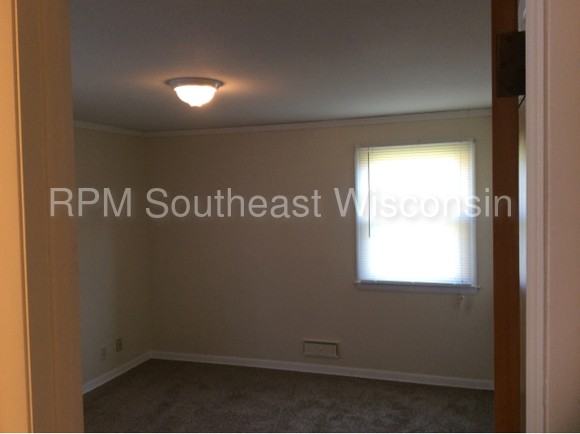 4400 W Calumet Rd - Photo 3 of 17