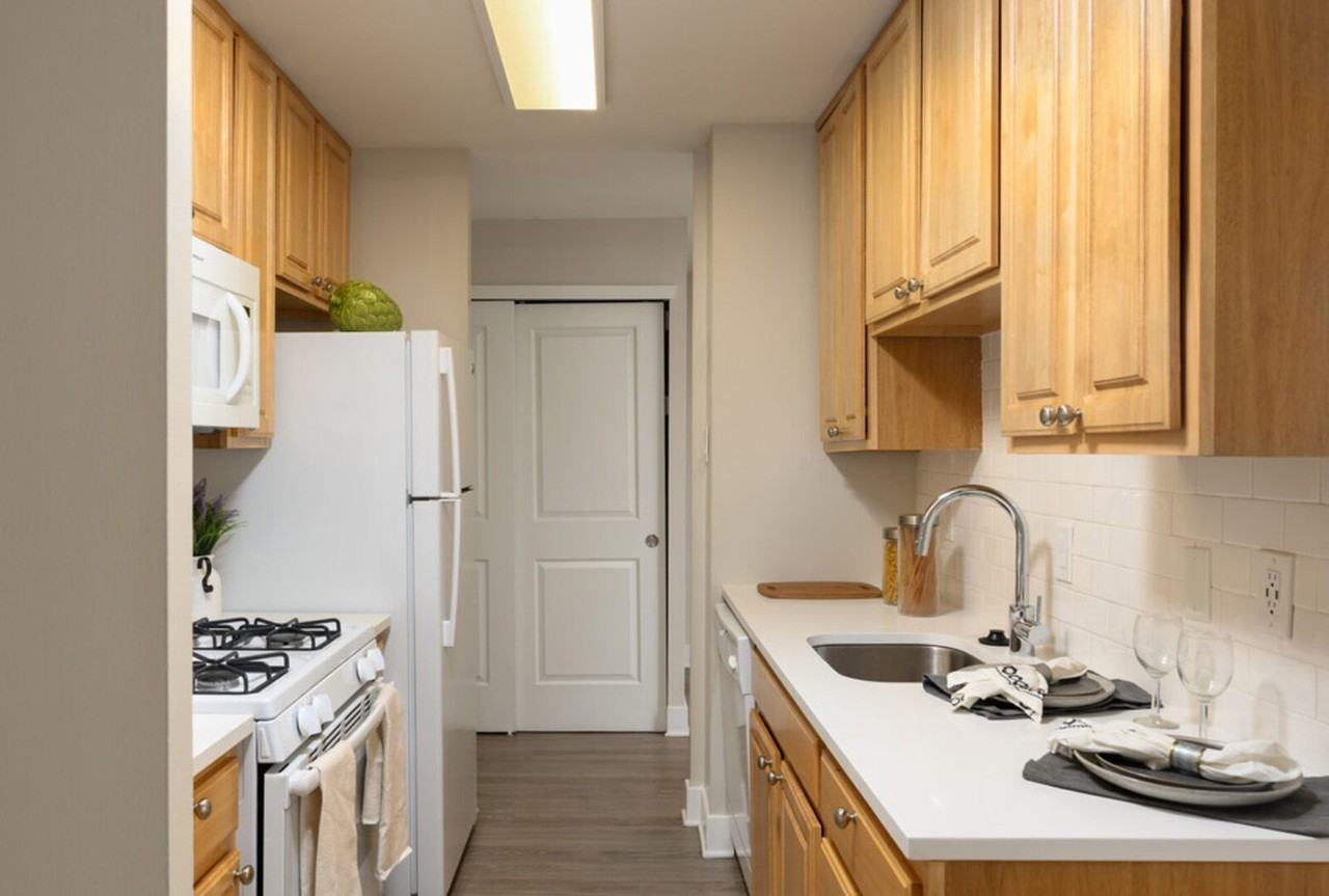 Dupont Towers - Photo 4 of 24