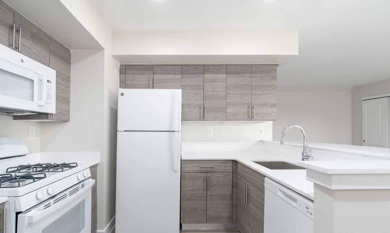 Donna Court Apartments - Photo 3 of 17