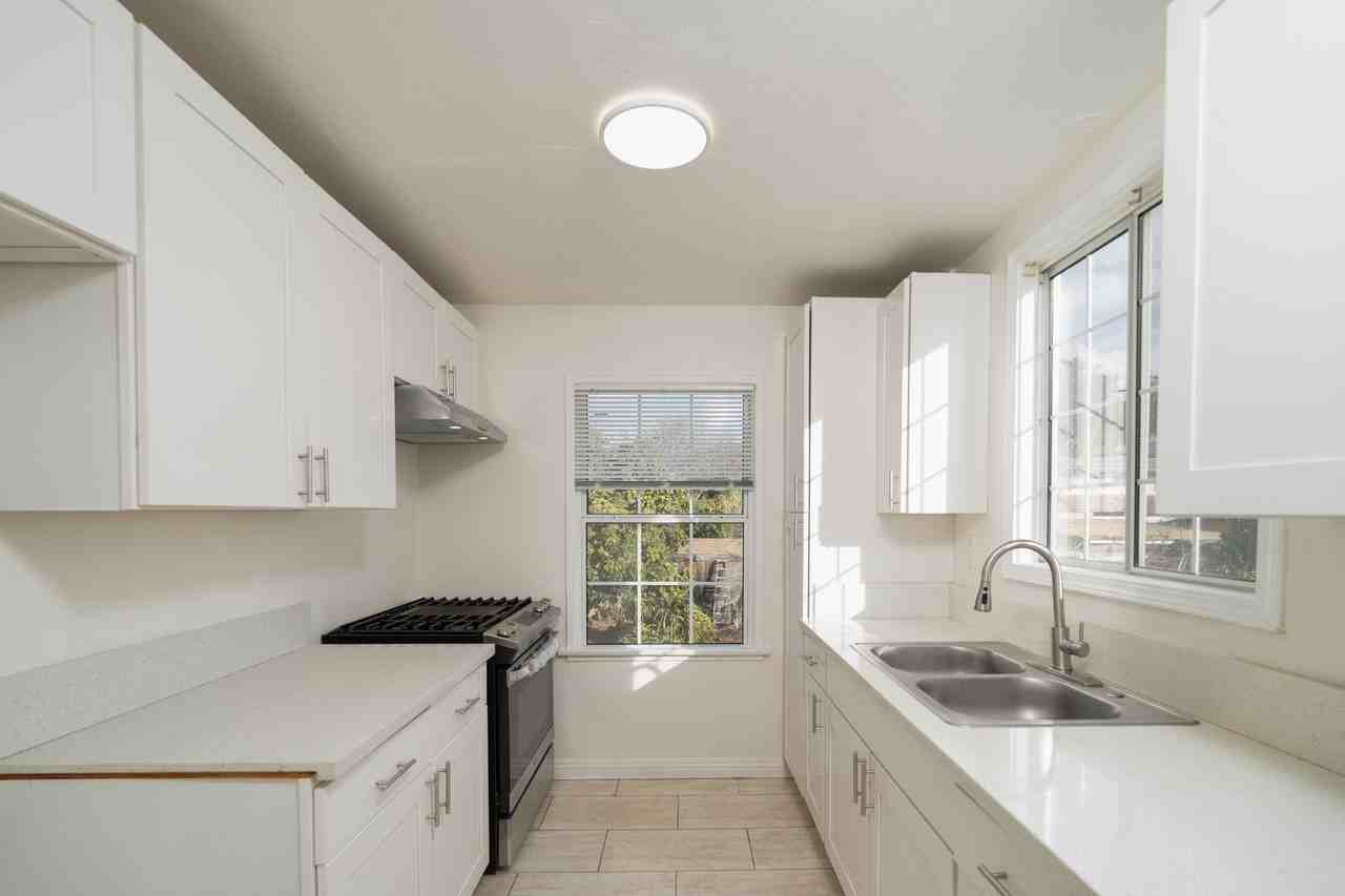 1411 1/2 S 8th Ave - Photo 7 of 20