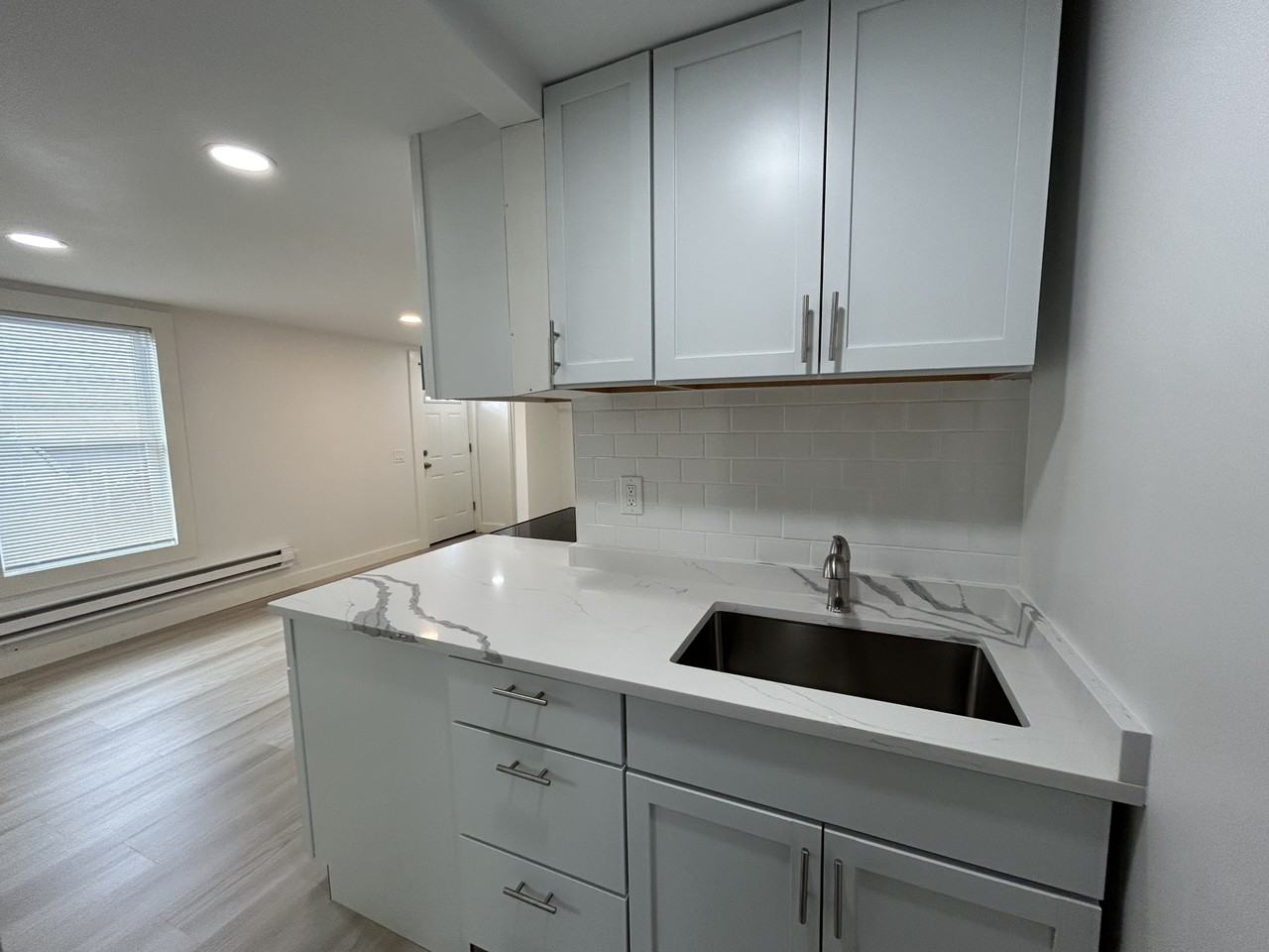 54 Shelby St - Photo 2 of 12