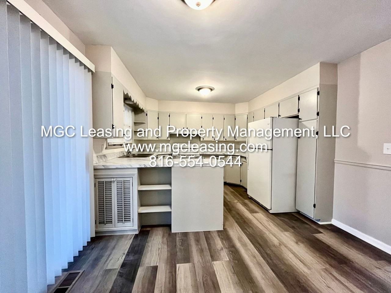 102 Se 9th St - Photo 3 of 19