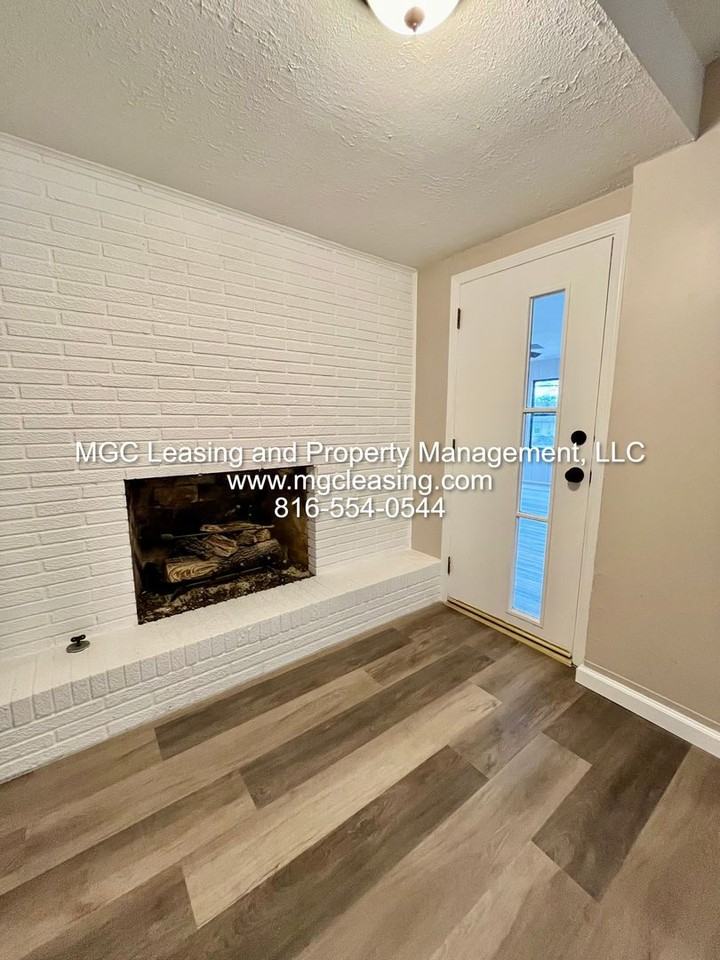 102 Se 9th St - Photo 6 of 19