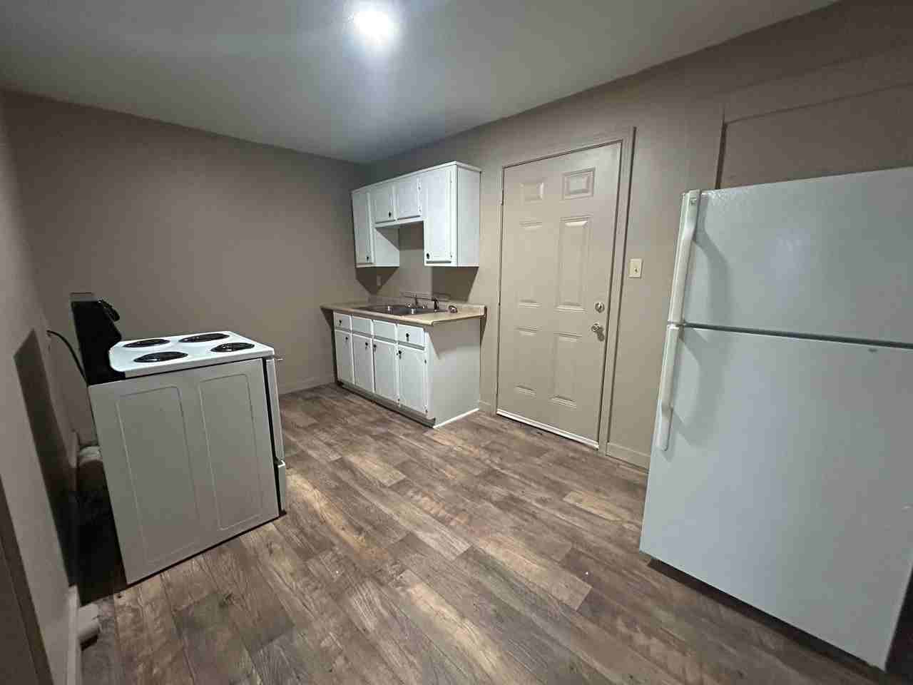 430 S Washington Ave - Photo 3 of 6