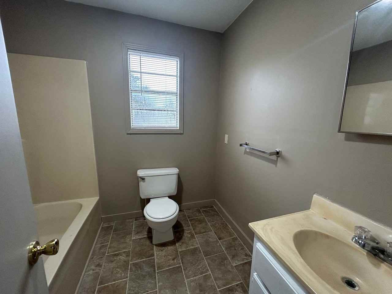 430 S Washington Ave - Photo 5 of 6