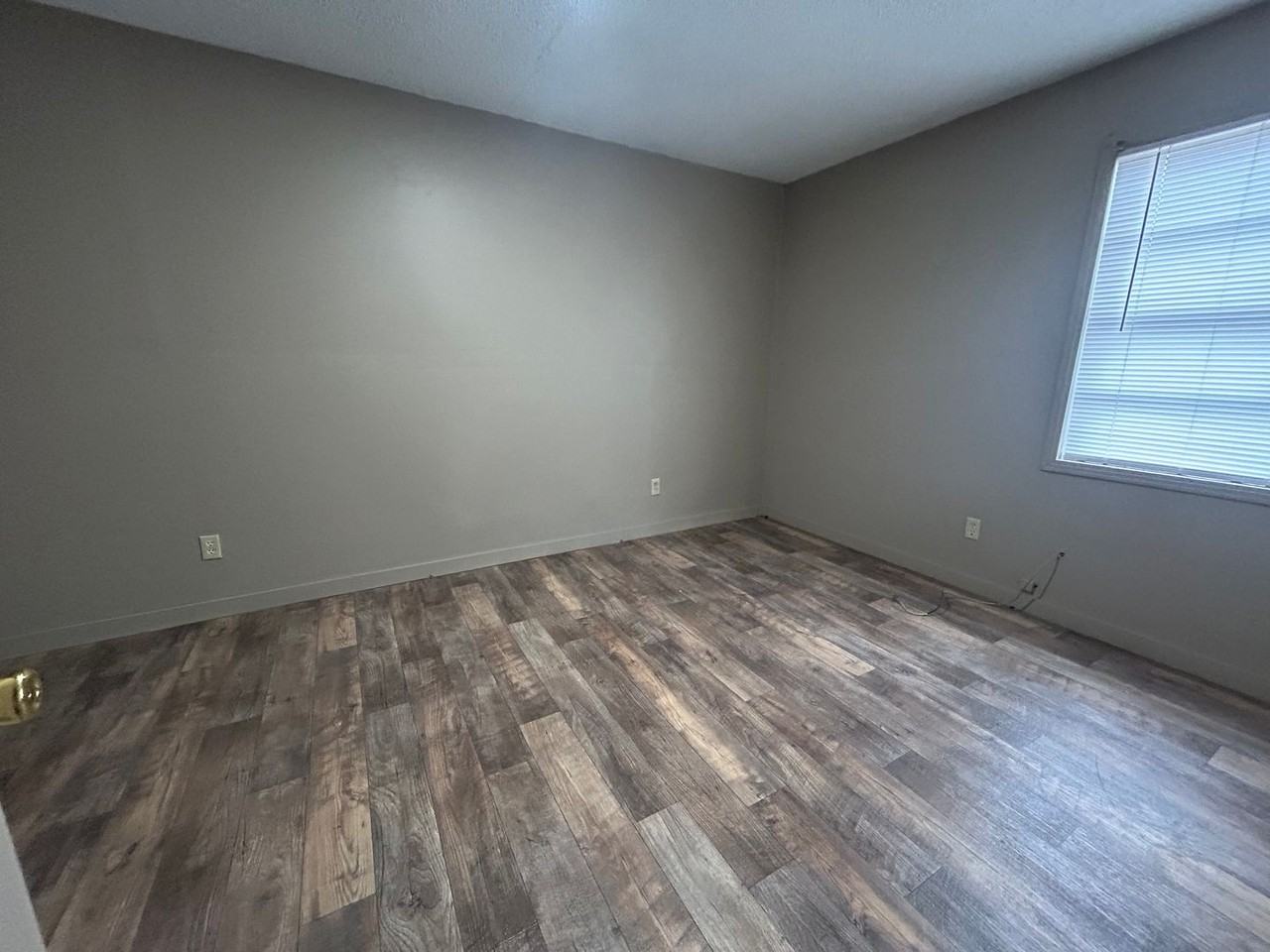 430 S Washington Ave - Photo 6 of 6