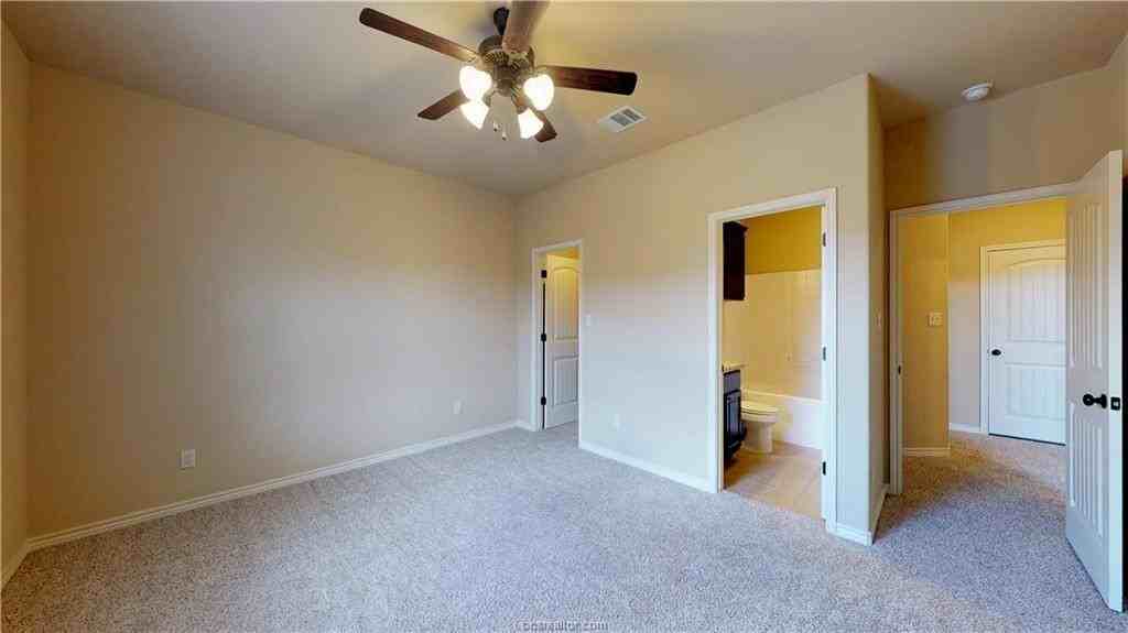 104 Armored Ave - Photo 4 of 26