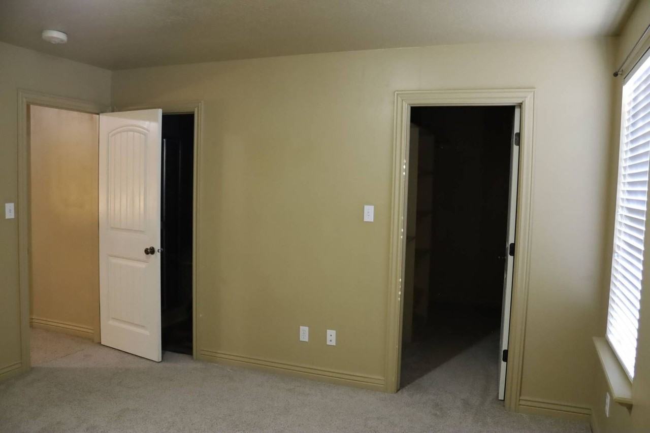 628 N 220 E - Photo 7 of 15