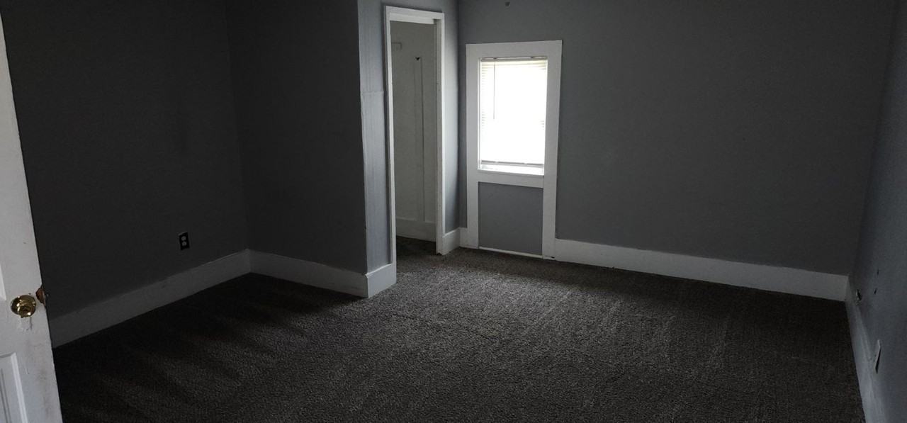 517 S Lafontaine St - Photo 3 of 17