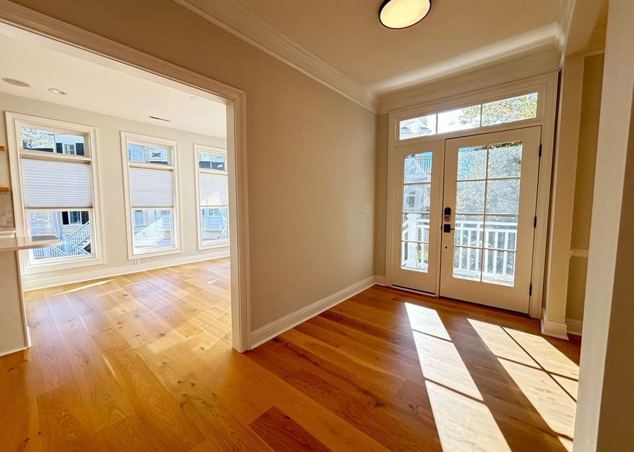 1580 Sea Palms Cres - Photo 6 of 30