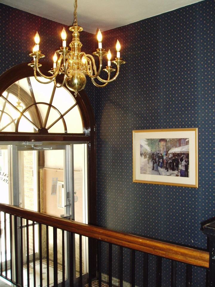 Yale Place Apartments - Photo 3 of 12