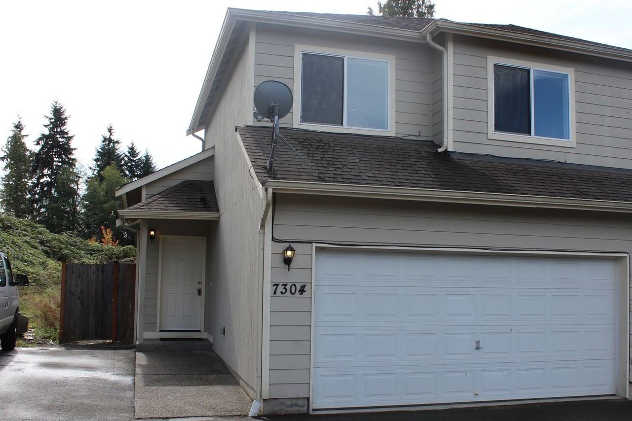 7304 104th St E - Photo 2 of 11