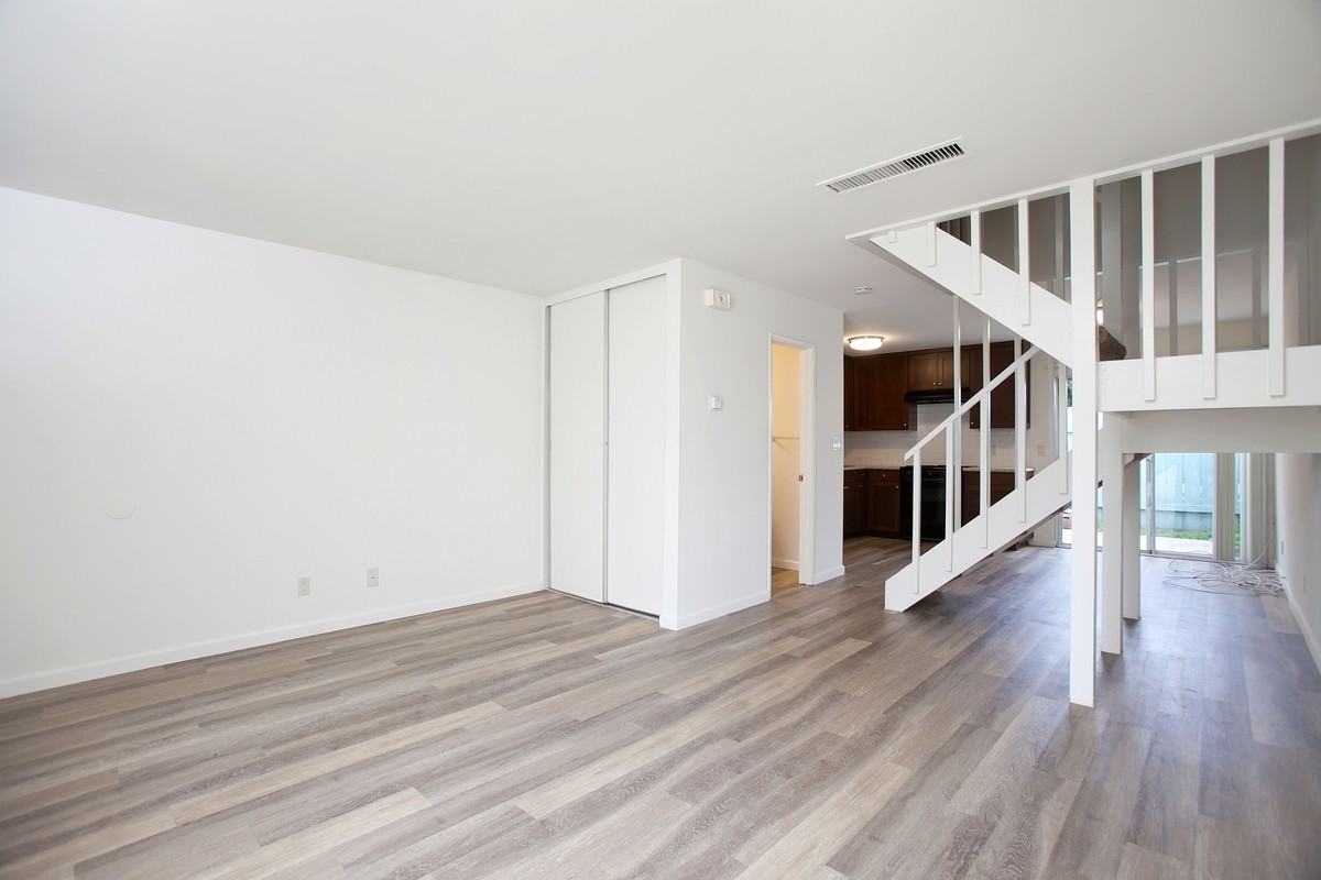 5156 Dawes St - Photo 4 of 15