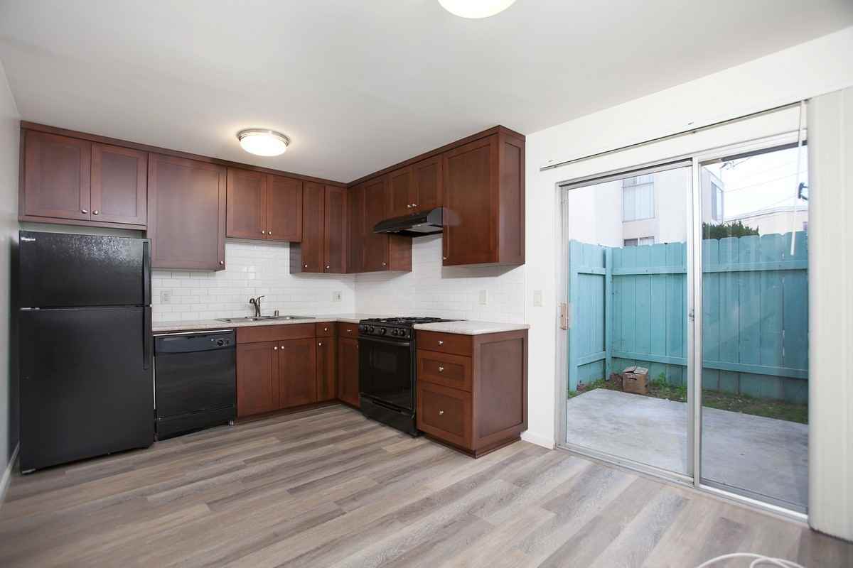 5156 Dawes St - Photo 5 of 15