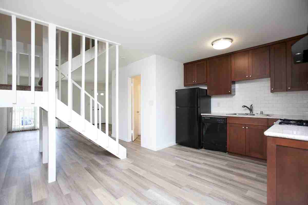 5156 Dawes St - Photo 6 of 15