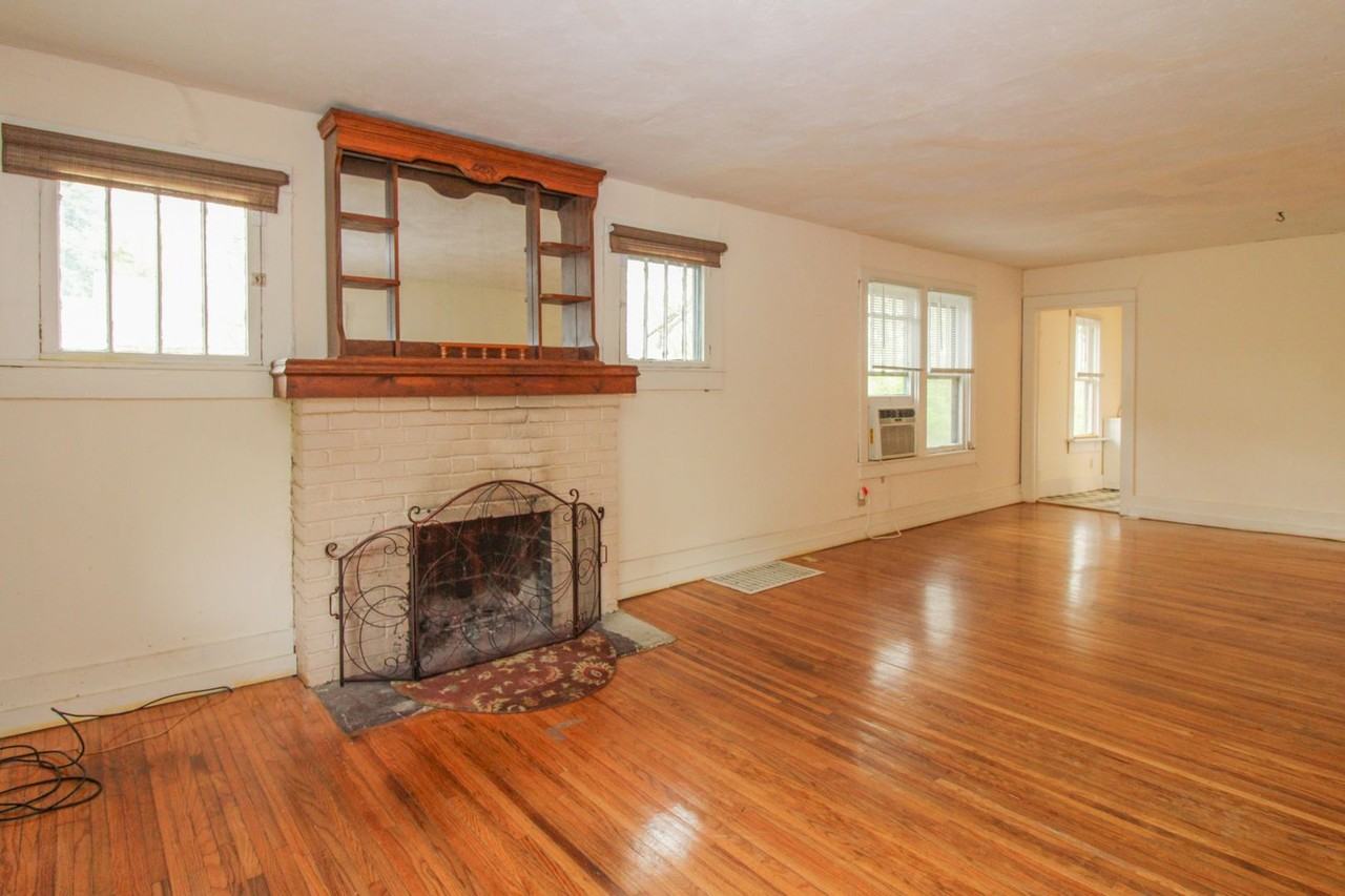 1721 Cliff Dr - Photo 2 of 21