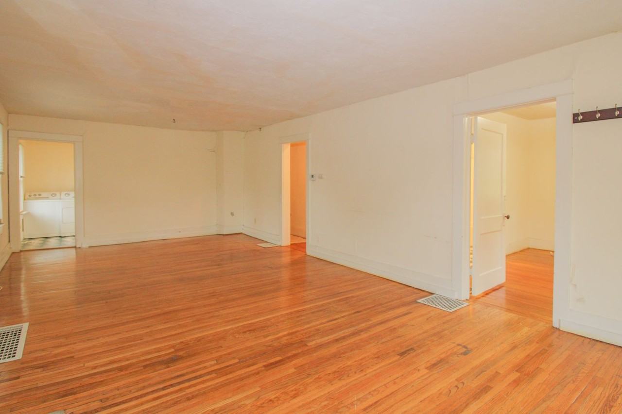 1721 Cliff Dr - Photo 4 of 21