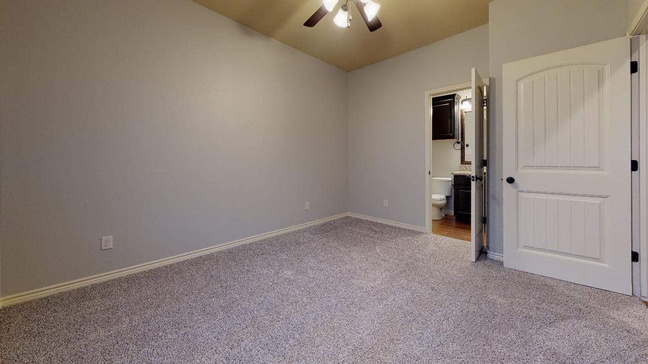 3211 Sergeant Dr - Photo 6 of 10