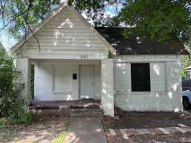 1247 Harlandale Ave - Photo 1 of 1