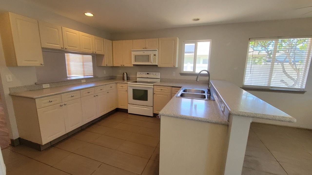 101 Hooheno St - Photo 4 of 23