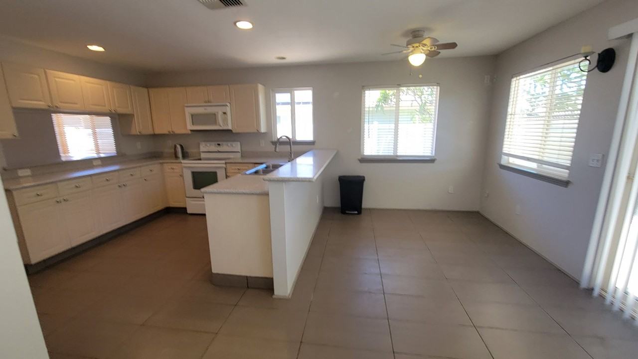 101 Hooheno St - Photo 5 of 23