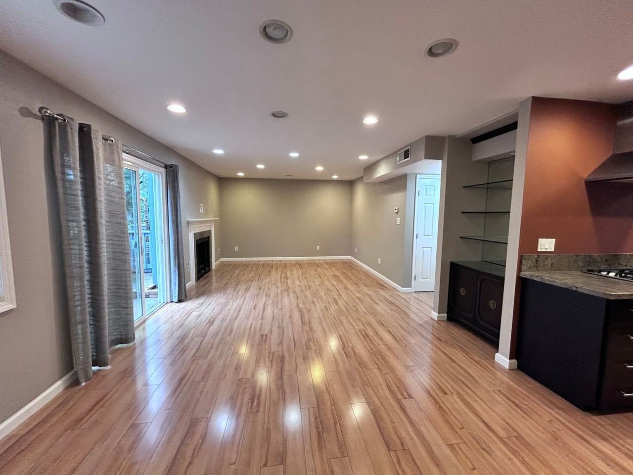 3259 Amethyst Dr - Photo 3 of 23