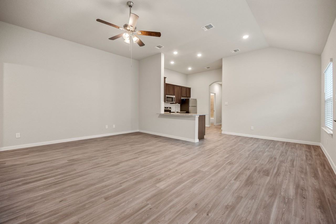 354 Emma Dr - Photo 5 of 17
