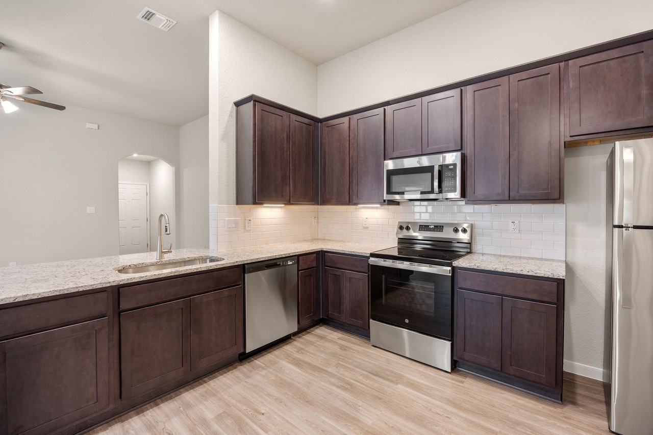 354 Emma Dr - Photo 7 of 17