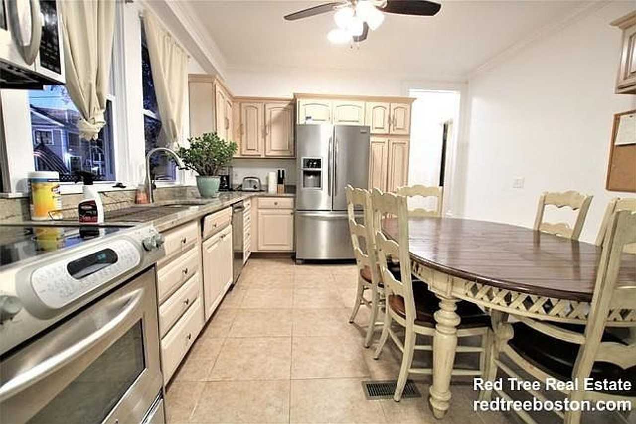 18 Holton St - Photo 4 of 13