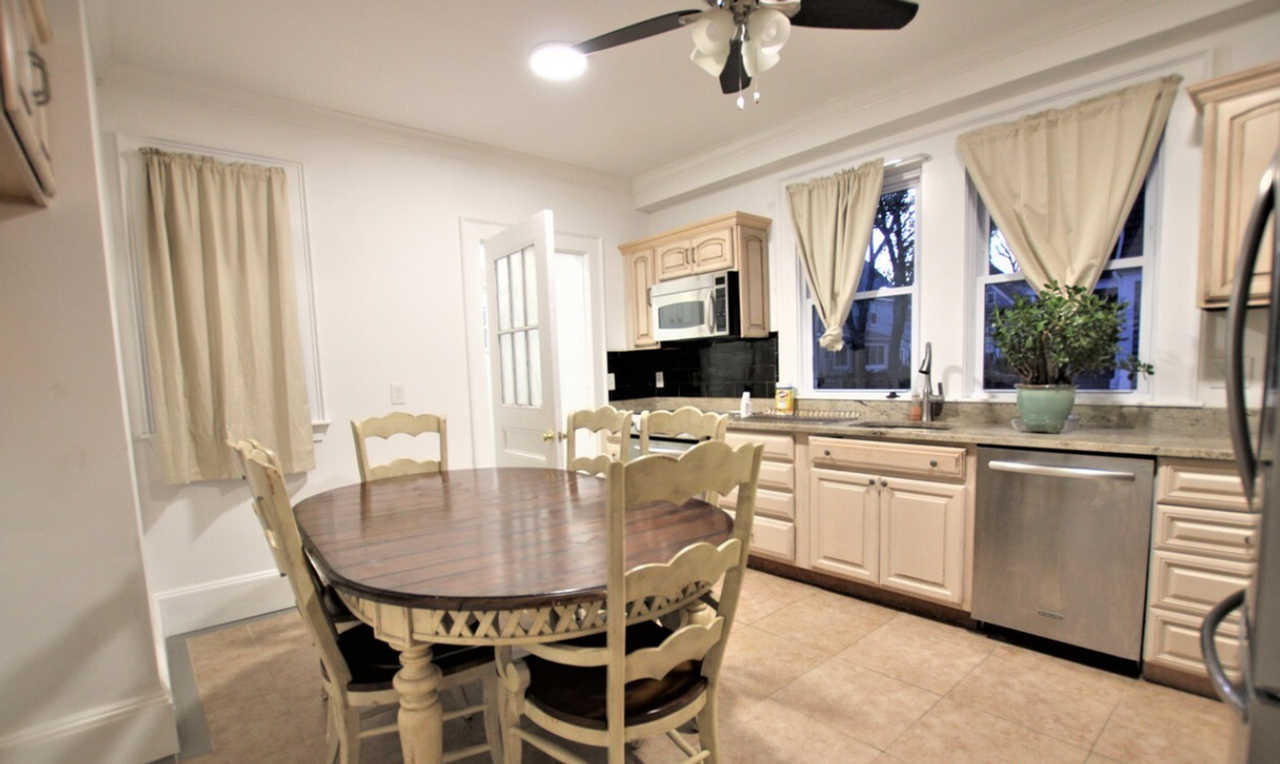 18 Holton St - Photo 7 of 13