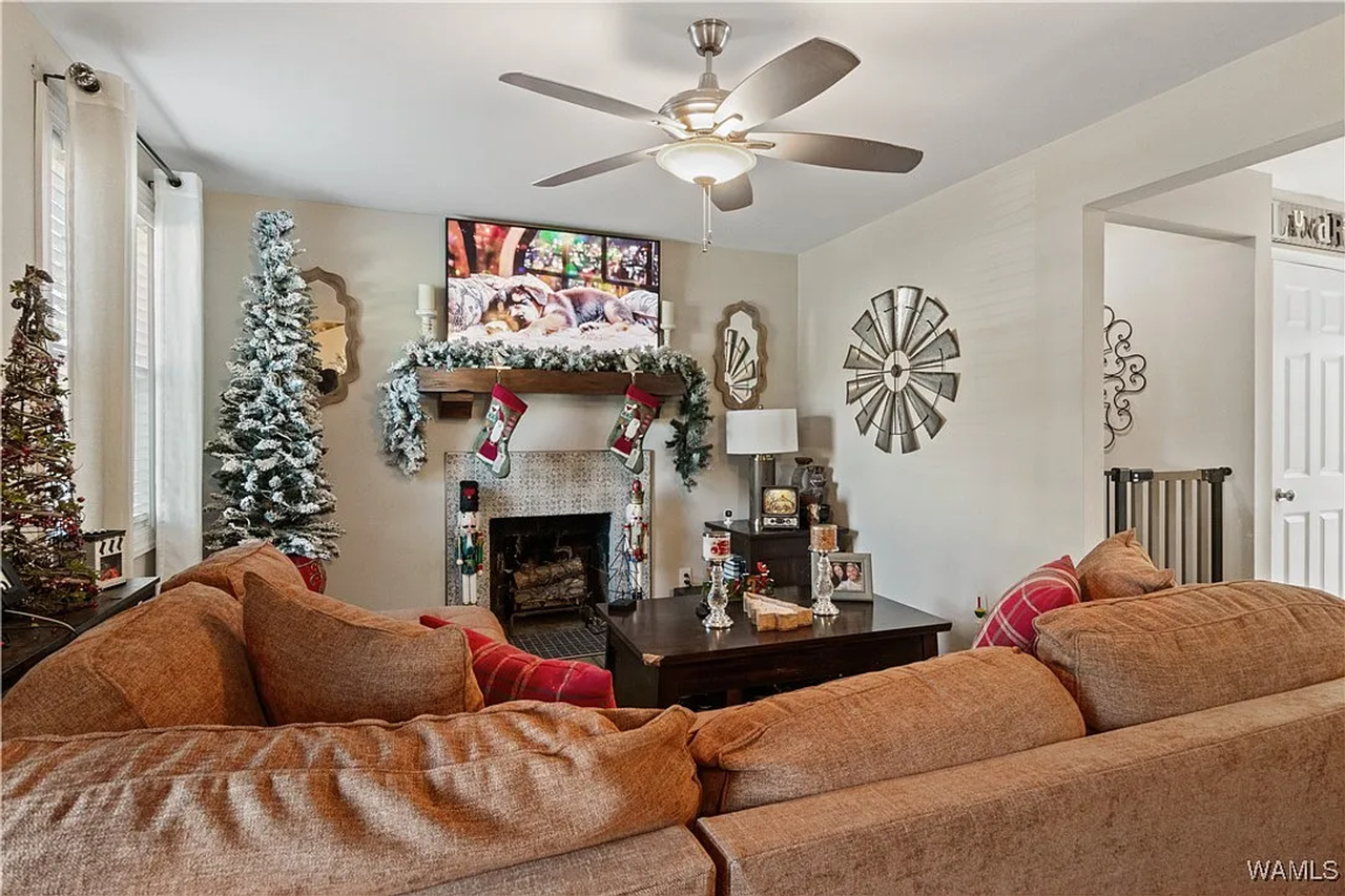 143 Circlewood - Photo 2 of 6