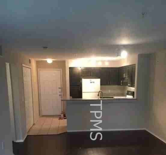 FAIRWAY - Photo 2 of 6