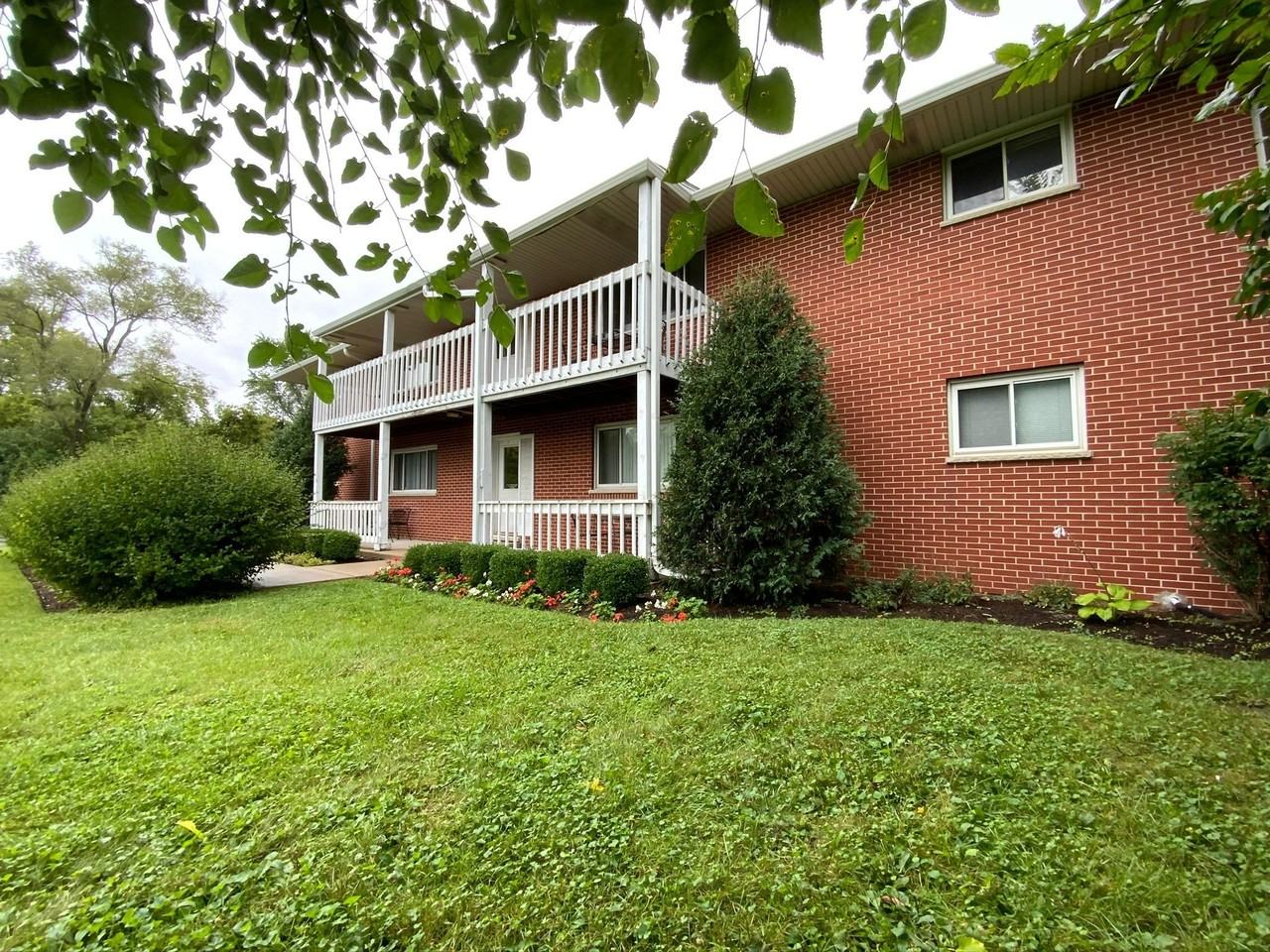 1902-1904 N Seminary Ave - Photo 5 of 13