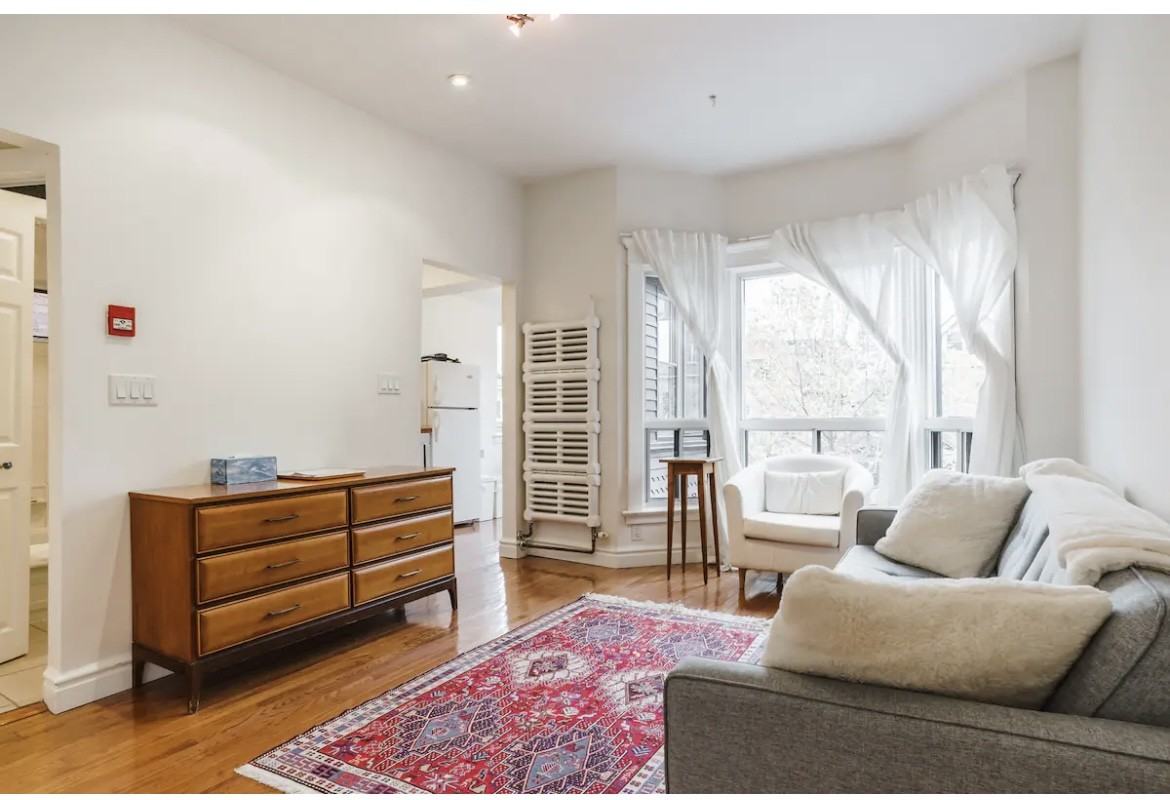 Roncesvalles Ave & Marion St #3 - Photo 3 of 17