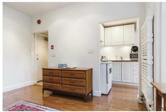 Roncesvalles Ave & Marion St #3 - Photo 4 of 17