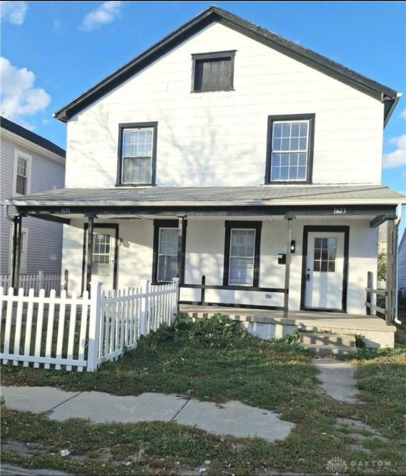 1621 Mack Ave - Photo 2 of 20