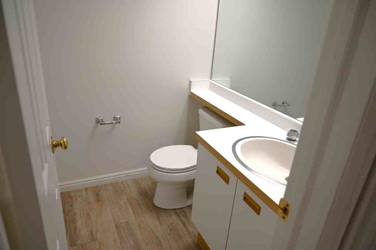 48 W Broadway - Photo 4 of 14